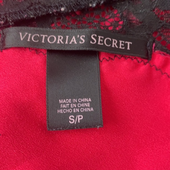 Victoria Secret pink lace Slip - Picture 4 of 4
